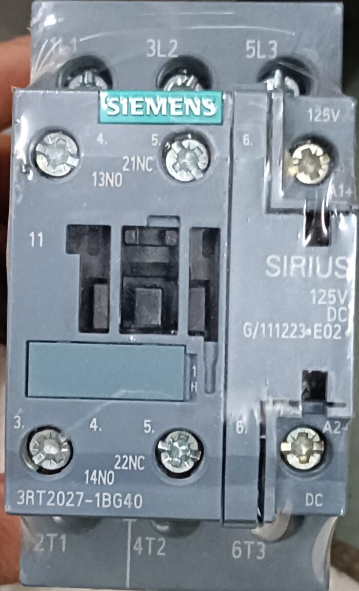 Siemens Power Contactor 3RT2027-1BG40 SIRIUS 125V DC G/111223 E02 Power Contactor, AC-3e/AC-3, 32 A, 15 kW / 400 V, 3-Pole, 125 V DC, auxiliary contacts: 1 NO + 1 NC, screw terminal, size: S0 SIRIUS 3RT Contactors, 3-Pole, up to 250 kW